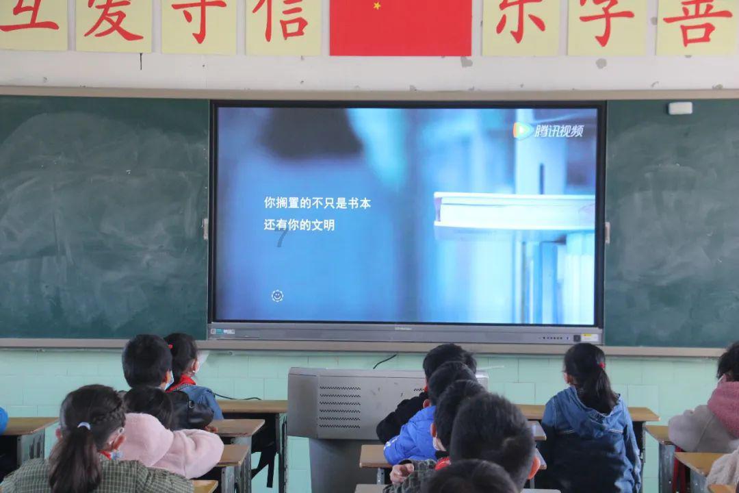 马卡:卡瓦哈尔的表现获得安帅和高层的认可,皇马将和他续约一年