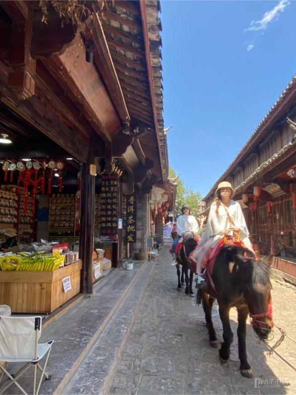 小魔仙跳舞