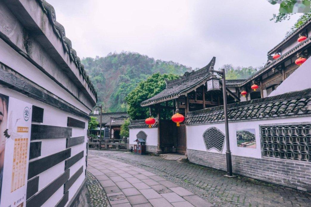 小蓝球向上跳
